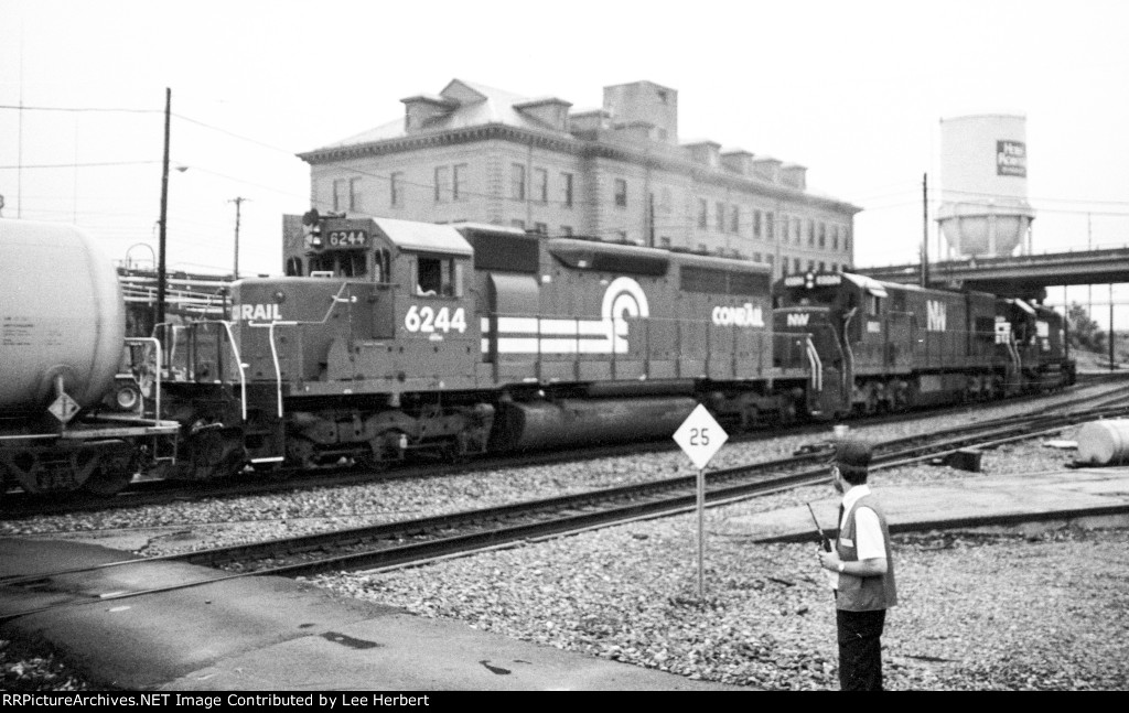 Conrail 6244 in Roanoke